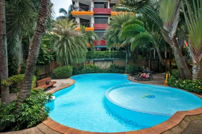Stunning 60 sqm Studio at NaiHarn Beach Condo, Walk to Beach, Your Tropical Retreat! – Photos 4